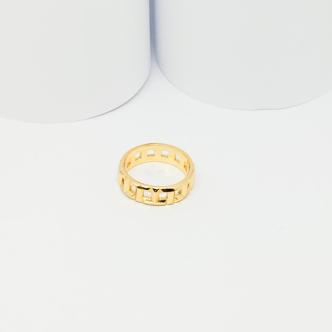 ANEL DOURADO ARO TRABALHADO E VAZADO