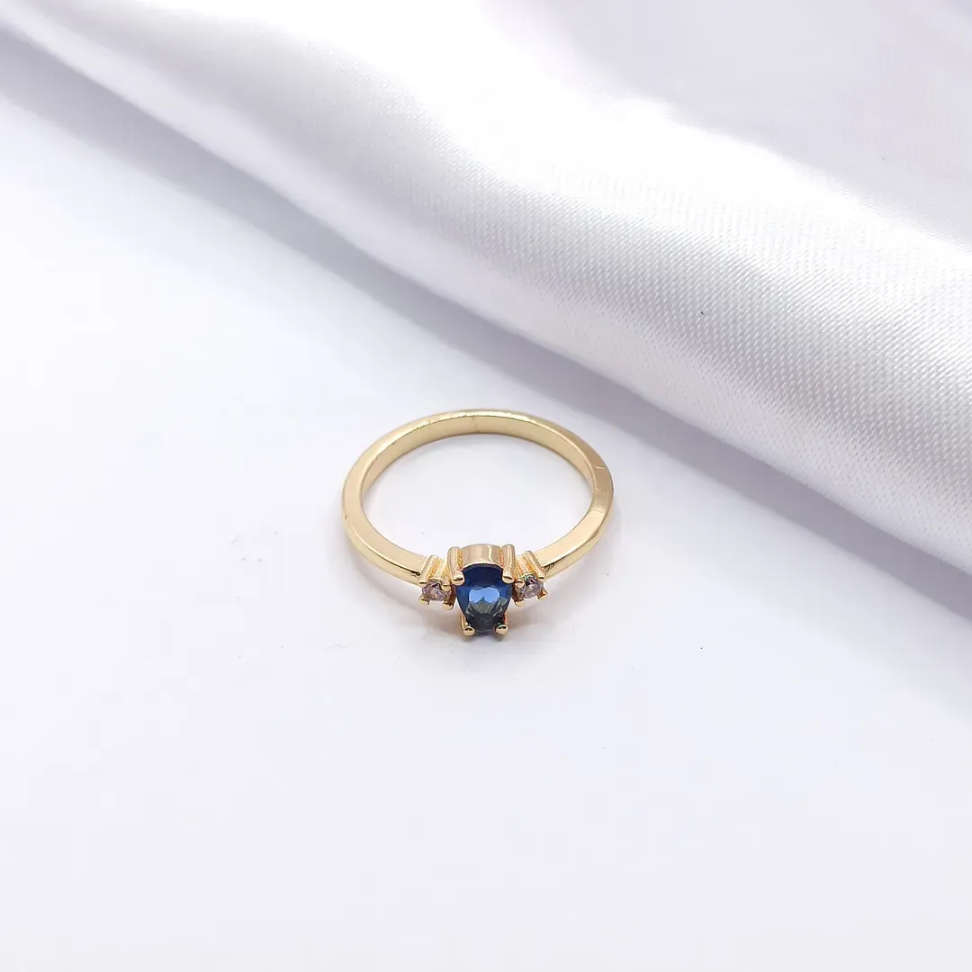 ANEL DOURADO SOLITÁRIO GOTA SAFIRA