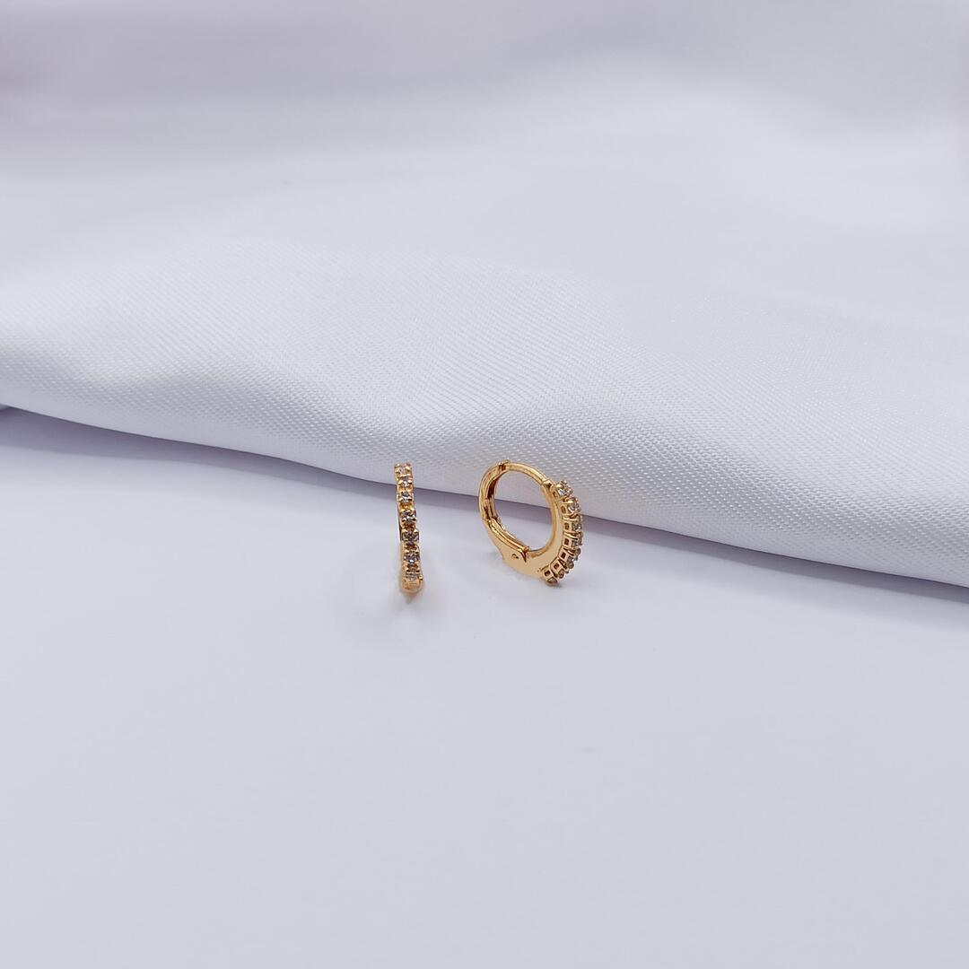 BRINCO DOURADO ARGOLINHA CLICK UMA FILEIRA DE ZIRCÔNIA