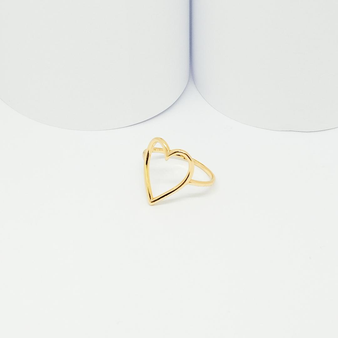 ANEL DOURADO COM CORAÇÃO LISO E VAZADO