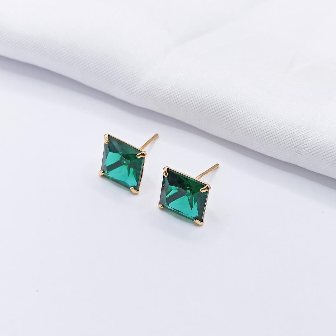 BRINCO DOURADO ZIRCÔNIA VERDE QUADRADA