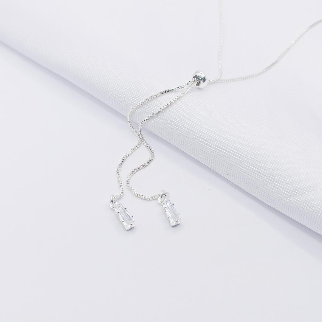 GARGANTILHA PRATA GRAVATINHA AJUSTÁVEL COM BAGUETE CRISTAL 5