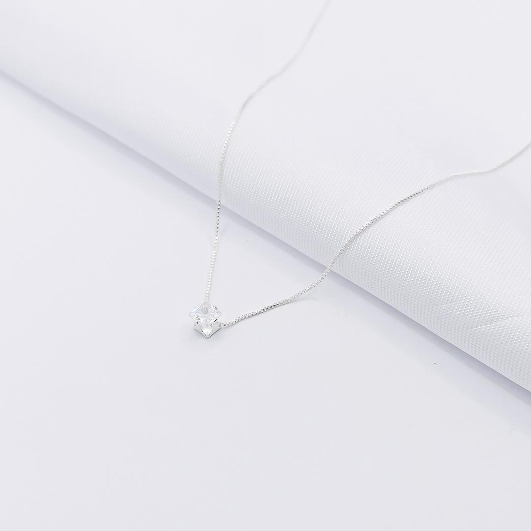 GARGANTILHA PRATA PONTO DE LUZ CRISTAL QUADRADO 45CM