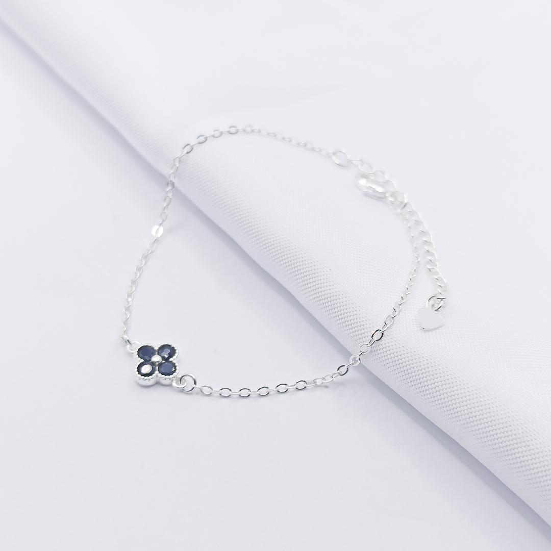 PULSEIRA PRATA ELO OVAL COM TREVO BLACK