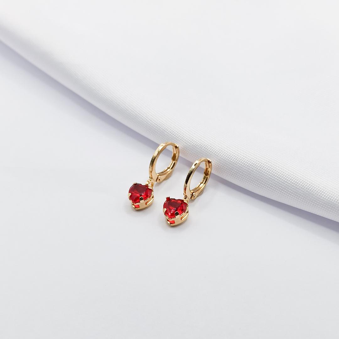 BRINCO DOURADO ARGOLINHA CLICK COM CORAÇÃO RUBI M
