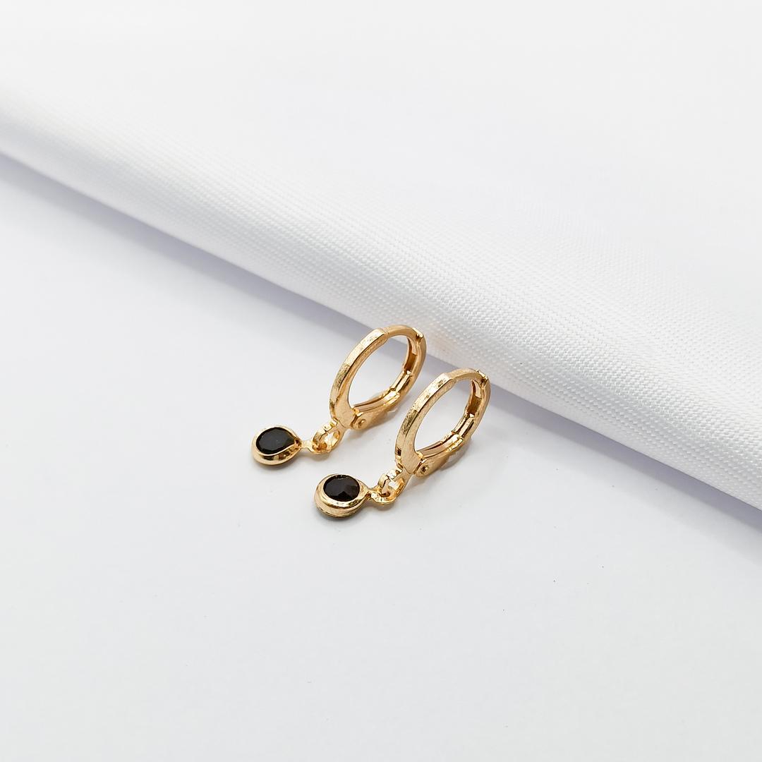 BRINCO DOURADO ARGOLINHA CLICK COM PONTO DE LUZ BLACK P