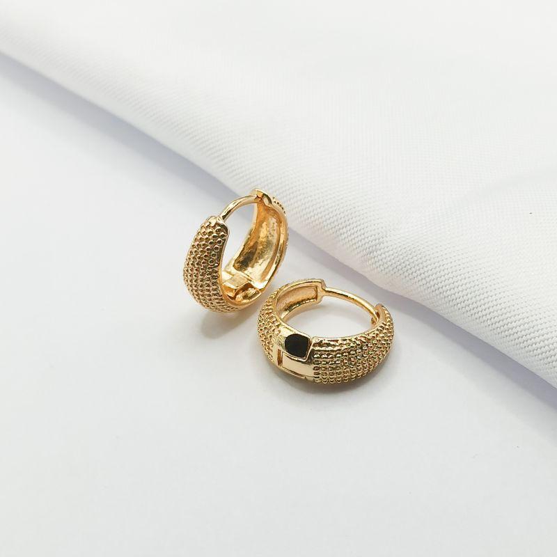 BRINCO DOURADO ARGOLINHA CLICK TEXTURIZADA G