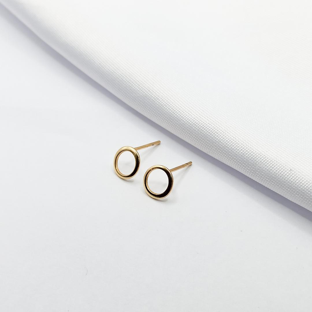 BRINCO DOURADO CIRCULO VAZADO E LISO G