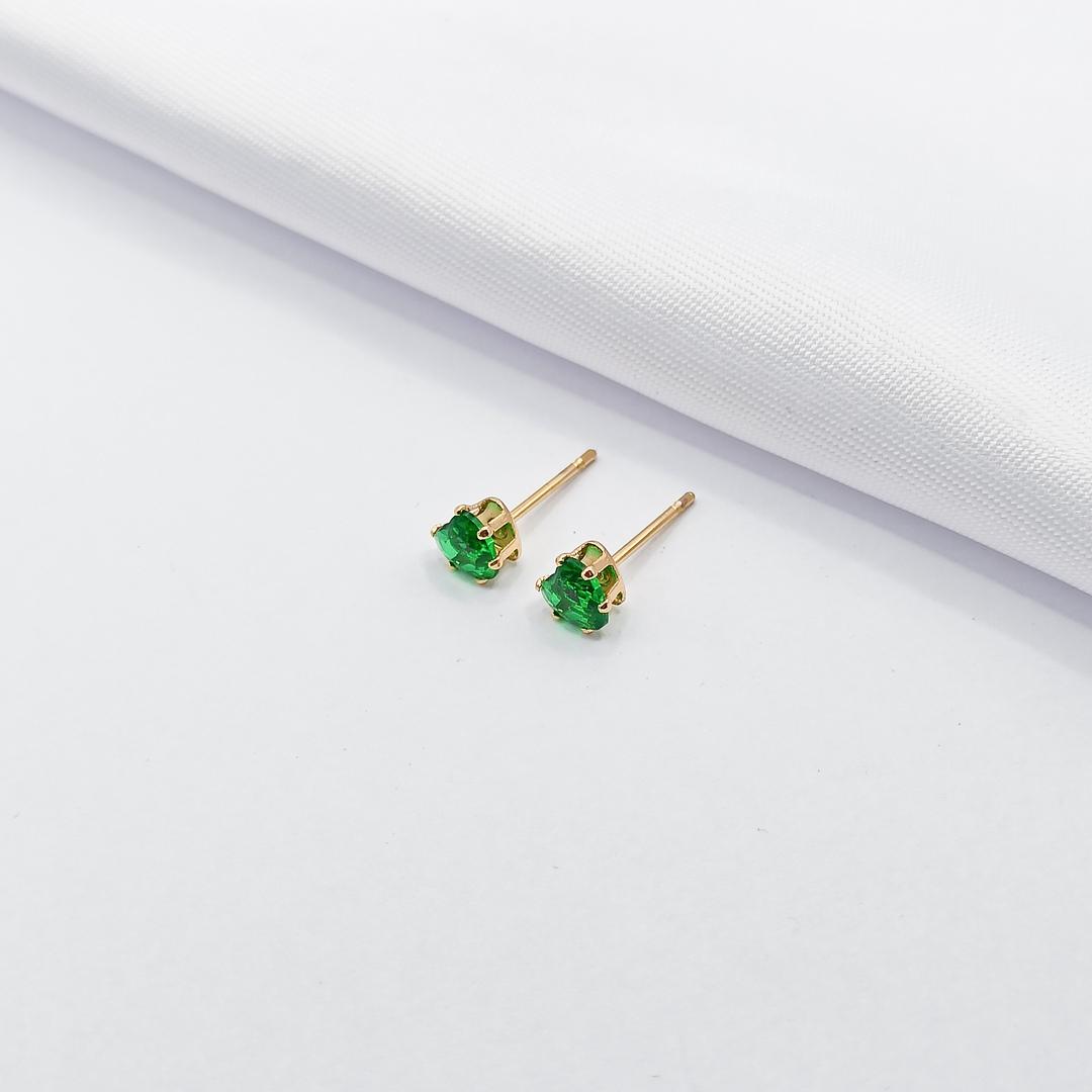 BRINCO DOURADO CORAÇÃO VERDE M