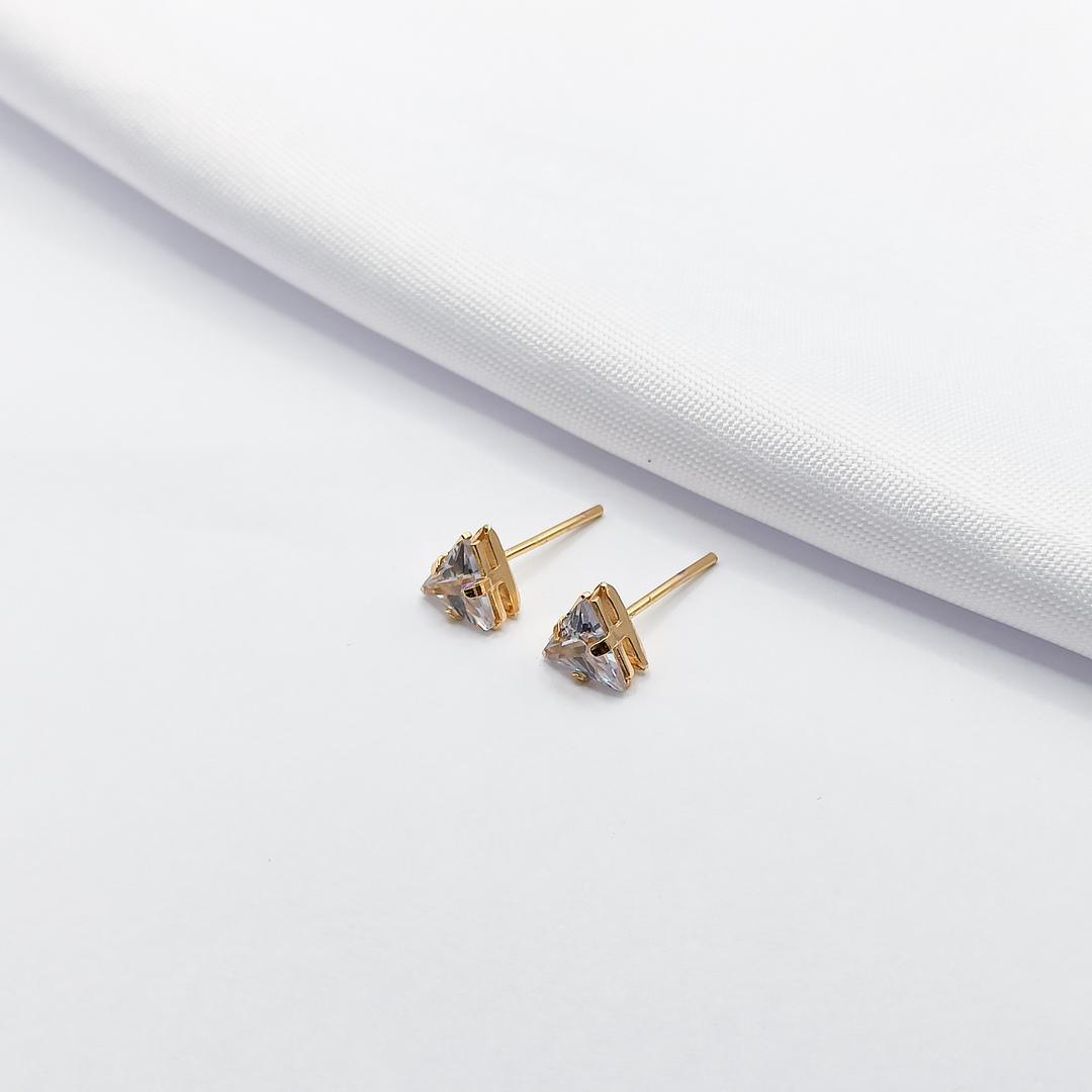 BRINCO DOURADO TRIÂNGULO CRISTAL
