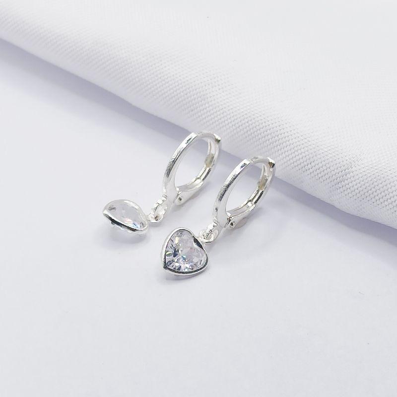 BRINCO PRATA ARGOLINHA CLICK COM PONTO DE LUZ CORAÇÃO G