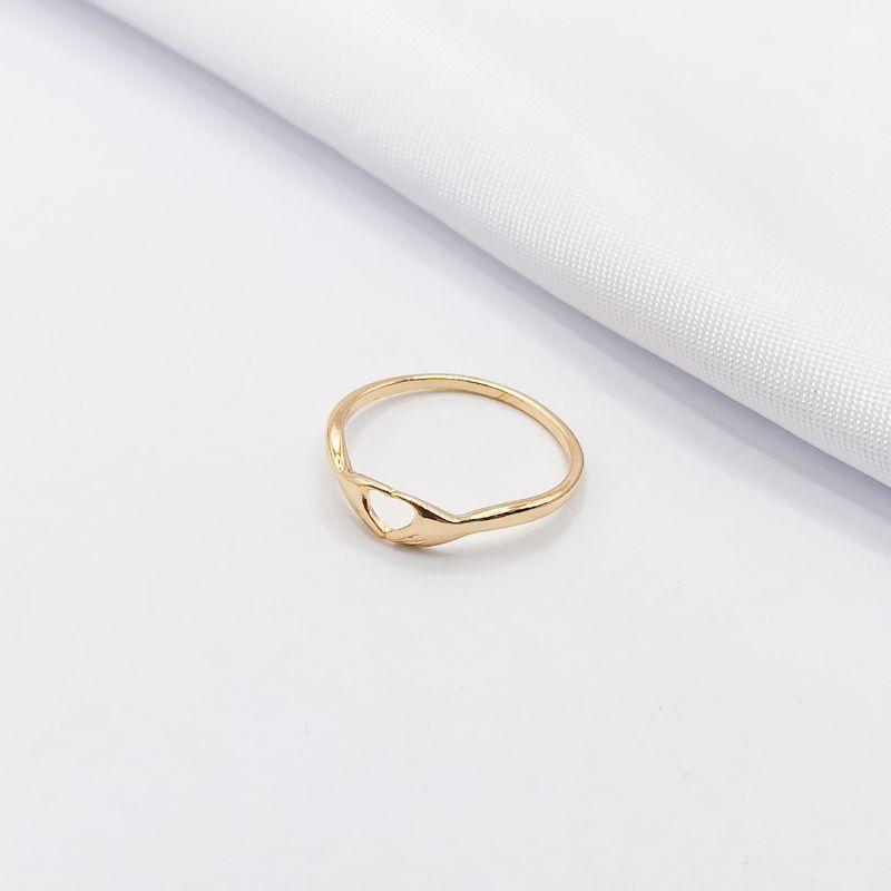 ANEL DOURADO CORAÇÃO COM AS MÃOS