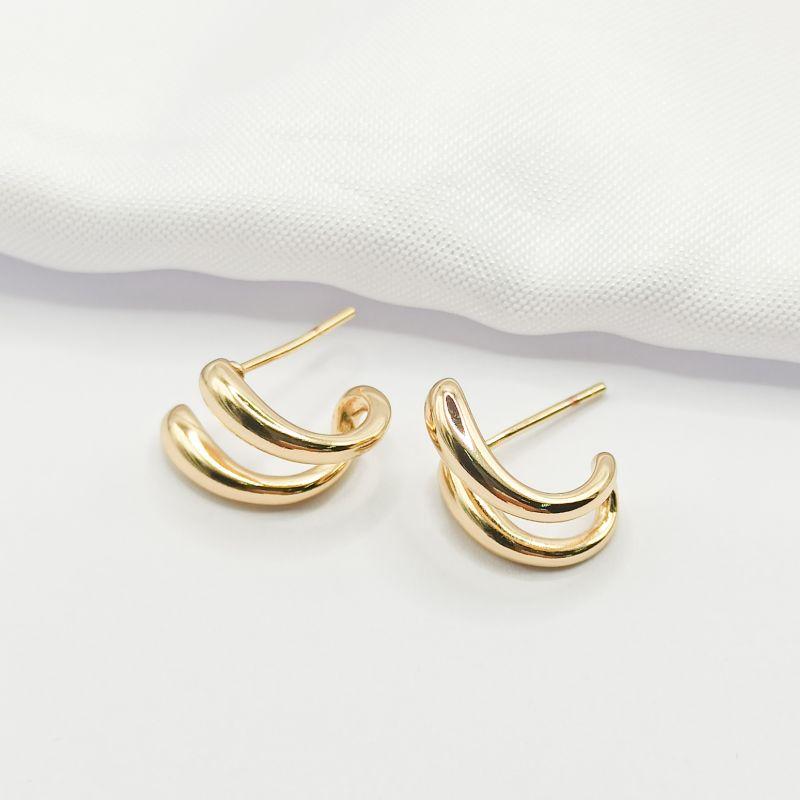 BRINCO DOURADO ARGOLINHA ORGÂNICA LISA
