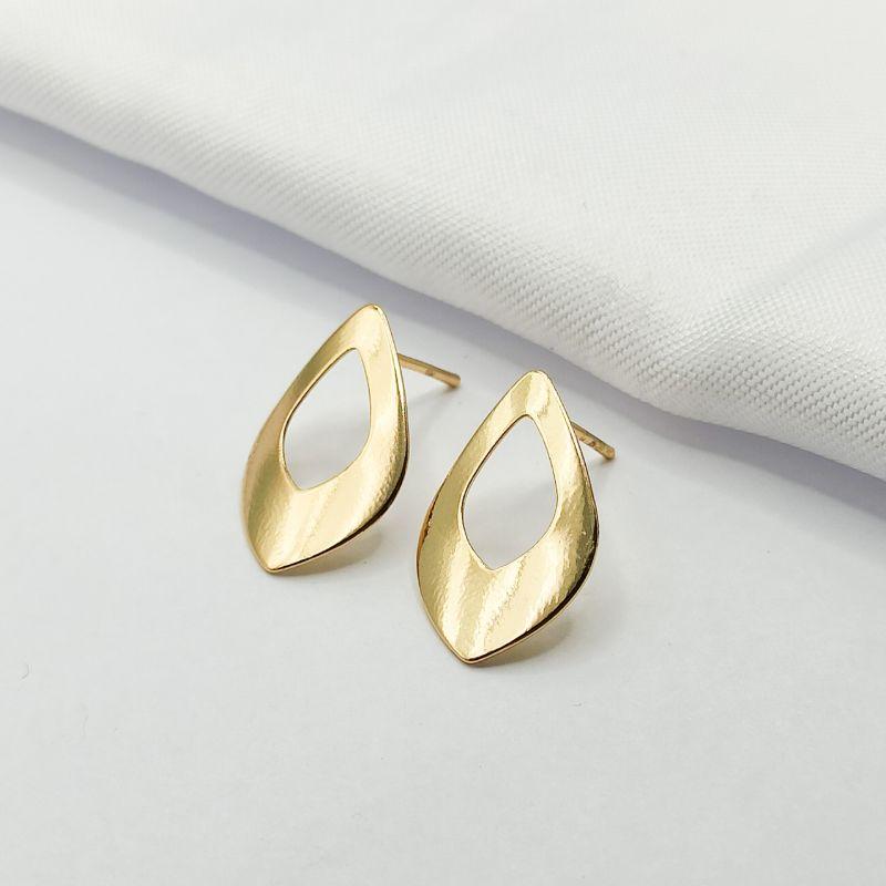 BRINCO DOURADO GOTA VAZADA