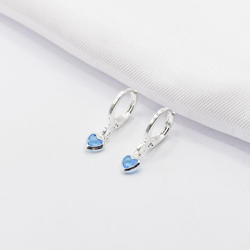 BRINCO PRATA ARGOLINHA CLICK COM CORAÇÃO AZUL