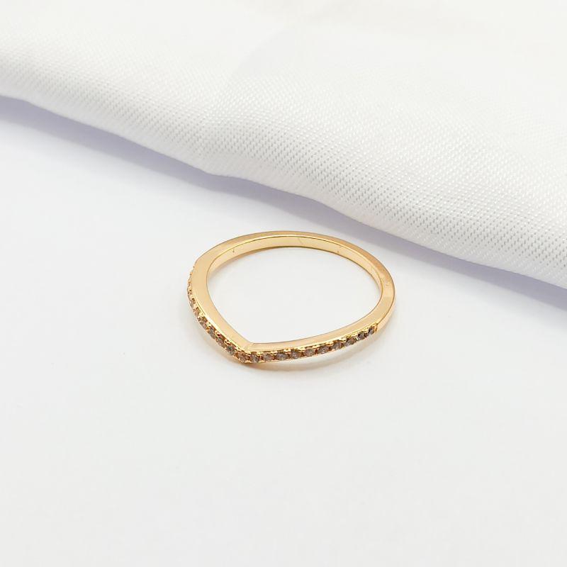 ANEL DOURADO EM V UMA FILEIRA ZIRCÔNIA