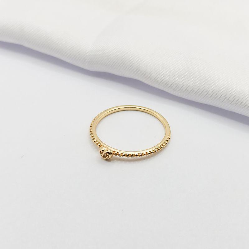ANEL DOURADO SOLITÁRIO FINO COM MINI CORAÇÃO