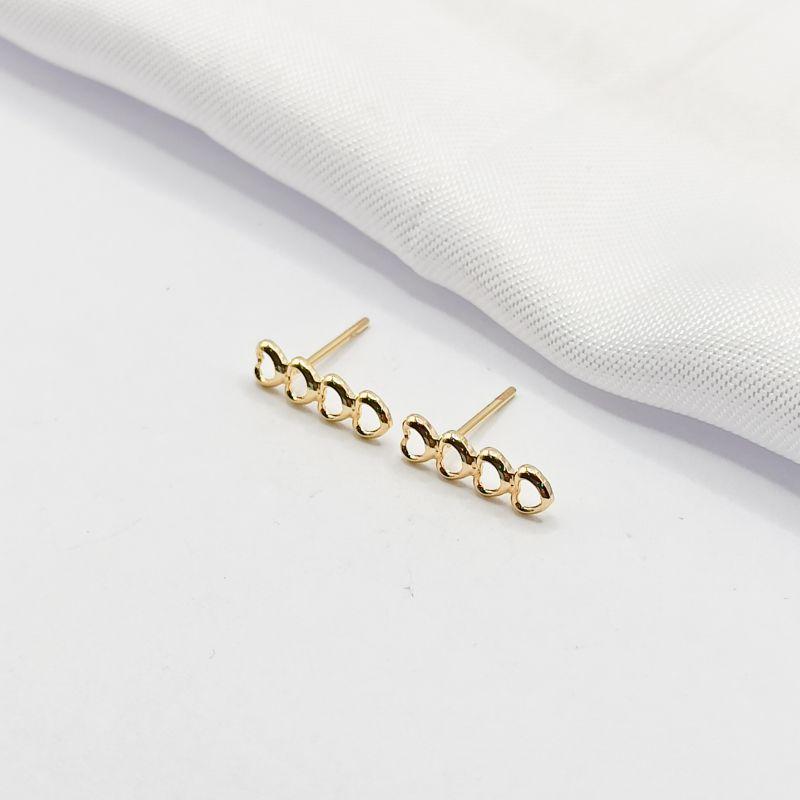 BRINCO DOURADO FILEIRA CORAÇÕES