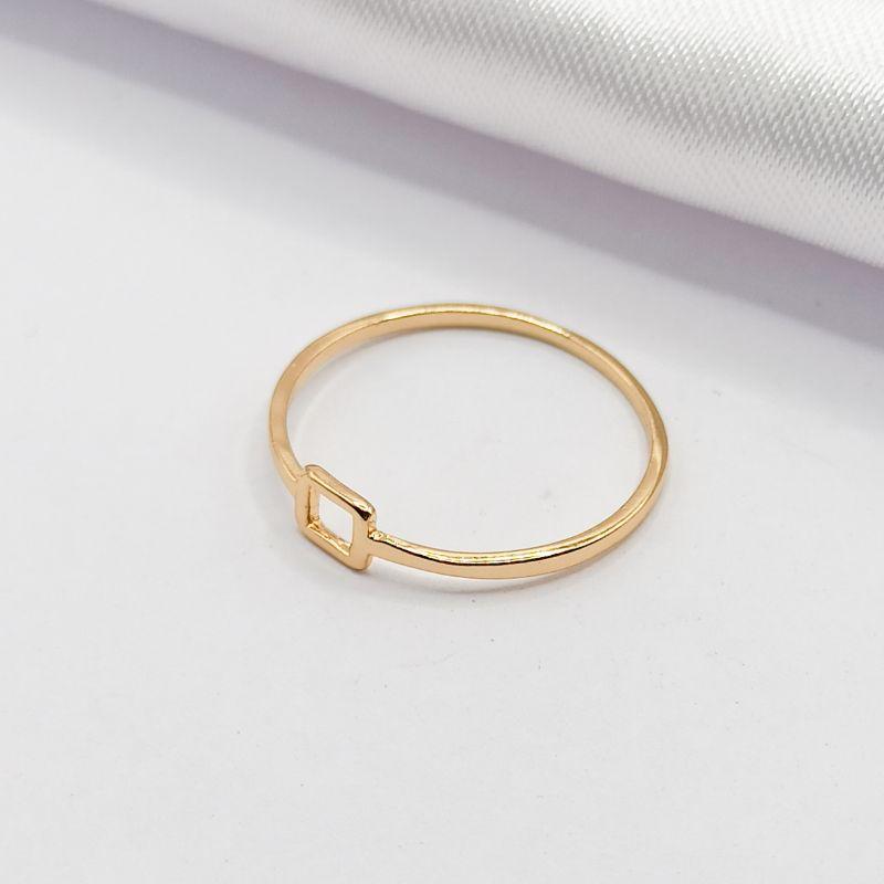 ANEL DOURADO FIO QUADRADO LISO
