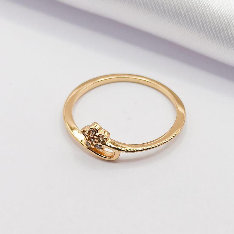ANEL DOURADO FLORZINHA DELICADA EM ZIRCÔNIA
