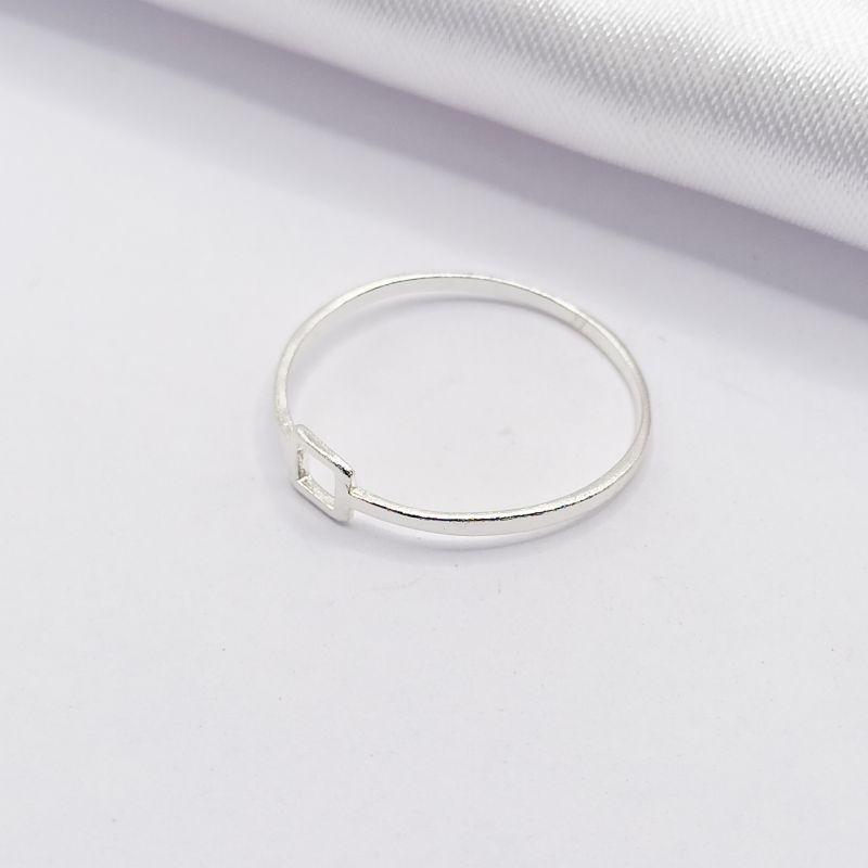 ANEL PRATA FIO QUADRADO LISO