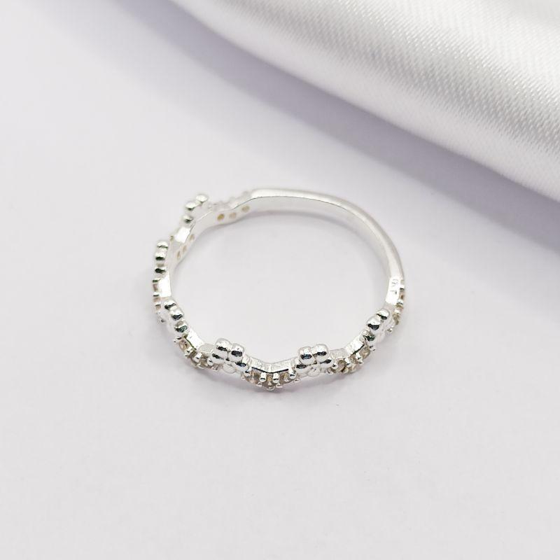 ANEL PRATA FLORZINHA E ZIRCÔNIA