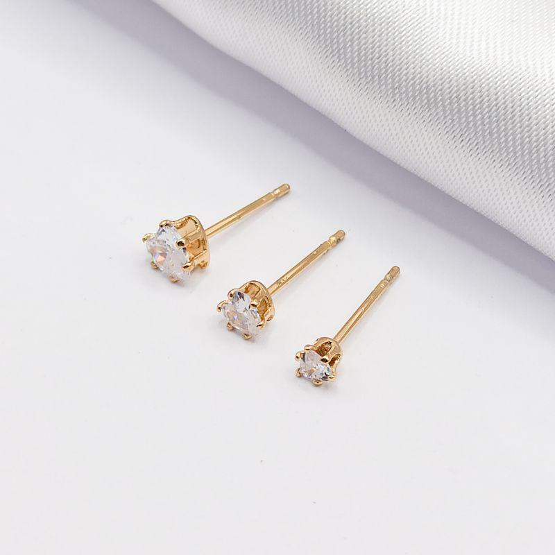 BRINCO DOURADO TRIO CORAÇÕES CRITAIS