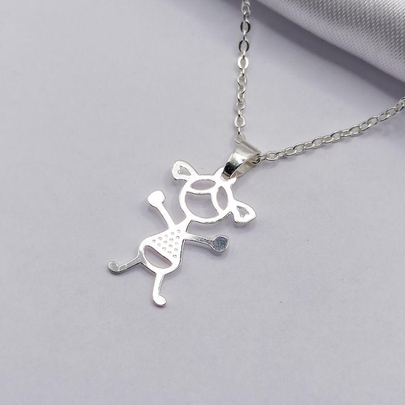 COLAR PRATA MENININHA DETALHE EM CANETA DE RÓDIO 45CM