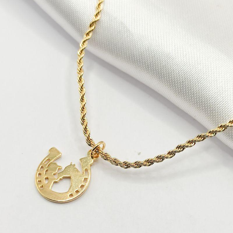 GARGANTILHA DOURADA CHOKER CORRENTE TORCIDA E FERRADURA LISA 40CM