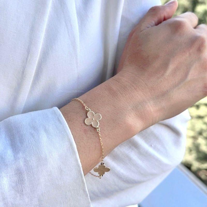 Pulseira Dourada 3 Trevos Nude Resinados