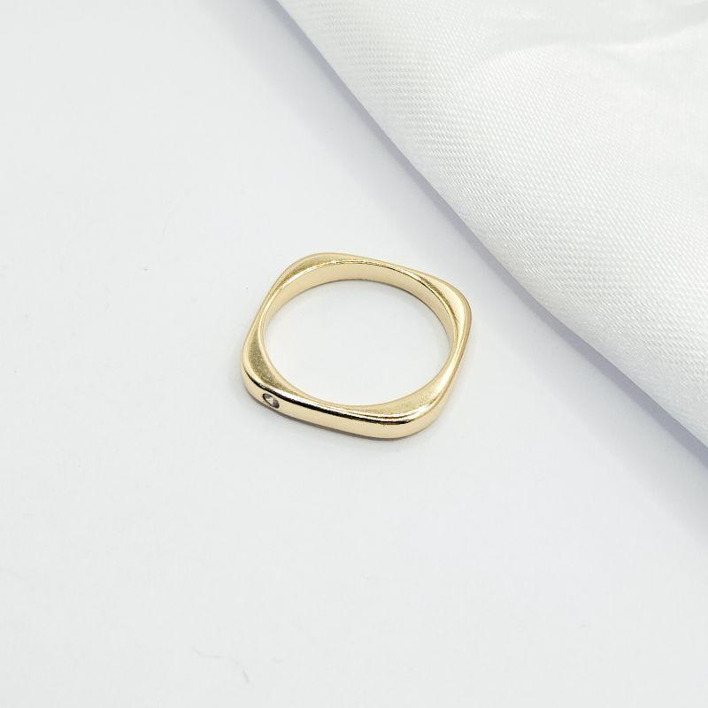 ANEL DOURADO QUADRADO