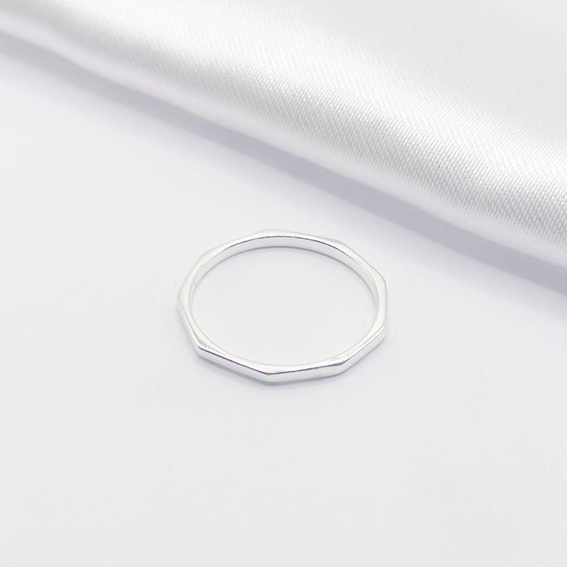 ANEL PRATA FIO ANGULAR