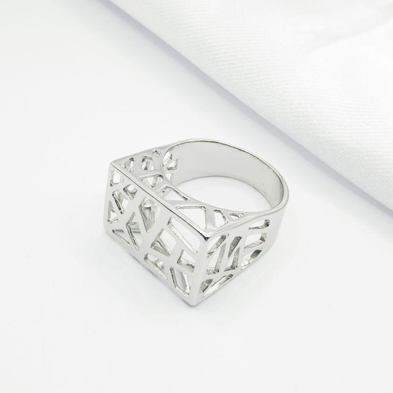 ANEL RODIO RETANGULAR COM VAZADOS GEOMETRICOS