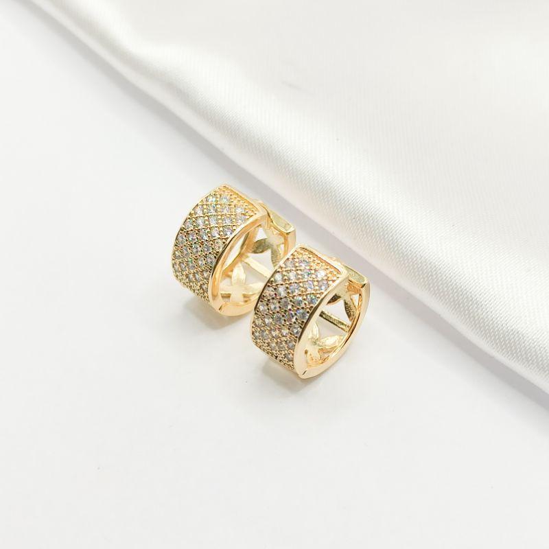 BRINCO DOURADO ARGOLA CLICK ROBUSTA COM ZIRCÔNIA E BASE TRABALHADA