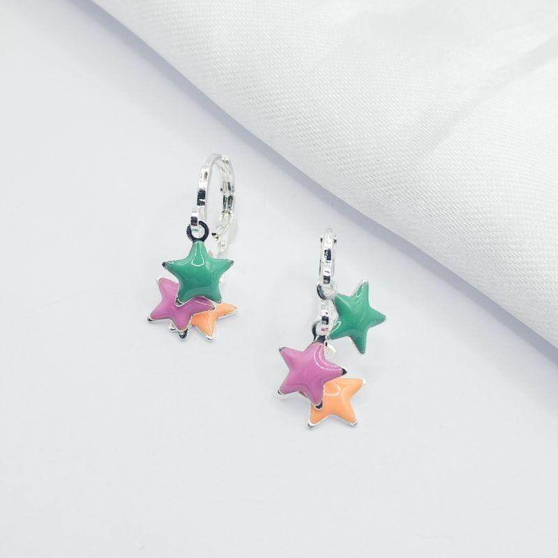 BRINCO PRATA ARGOLA CLIK PINGENTE TRES ESTRELAS COLORIDAS