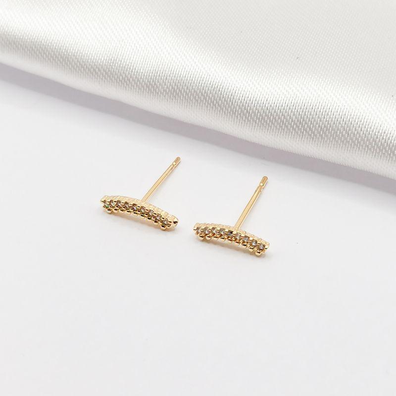 BRINCO DOURADO EAR CUFF FILEIRA CRAVEJADA