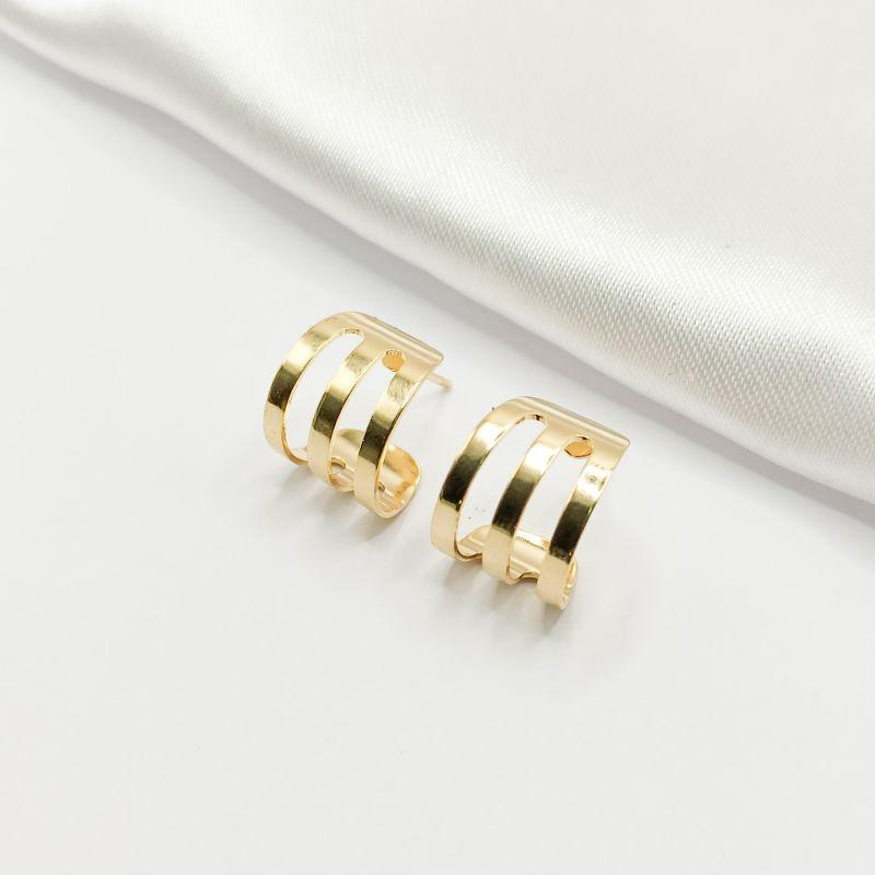 BRINCO DOURADO MEIA ARGOLA 3 FIOS LISOS