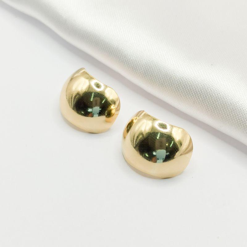 BRINCO DOURADO MEIA BOLA CÔNCAVA LISA