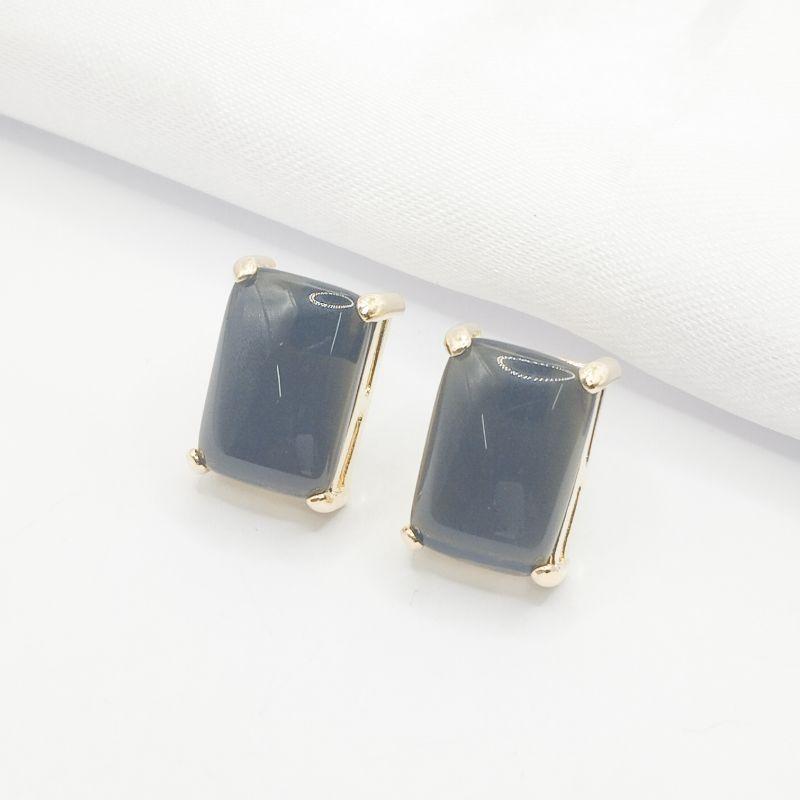 BRINCO DOURADO PEDRA PRETA LISA