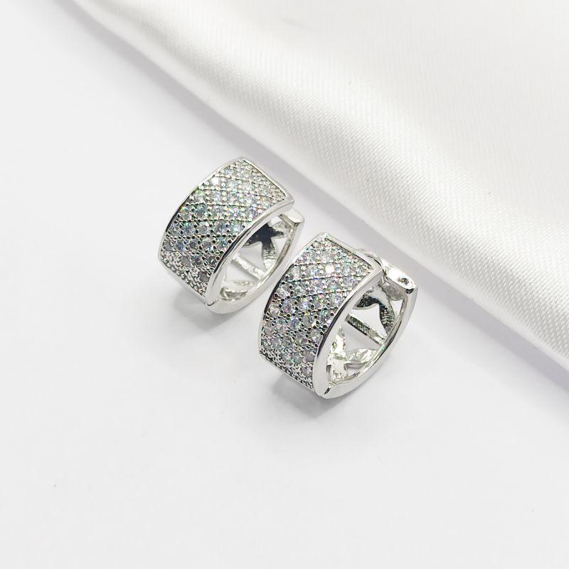 BRINCO PRATA ARGOLA CLICK ROBUSTA COM ZIRCÔNIA E BASE TRABALHADA