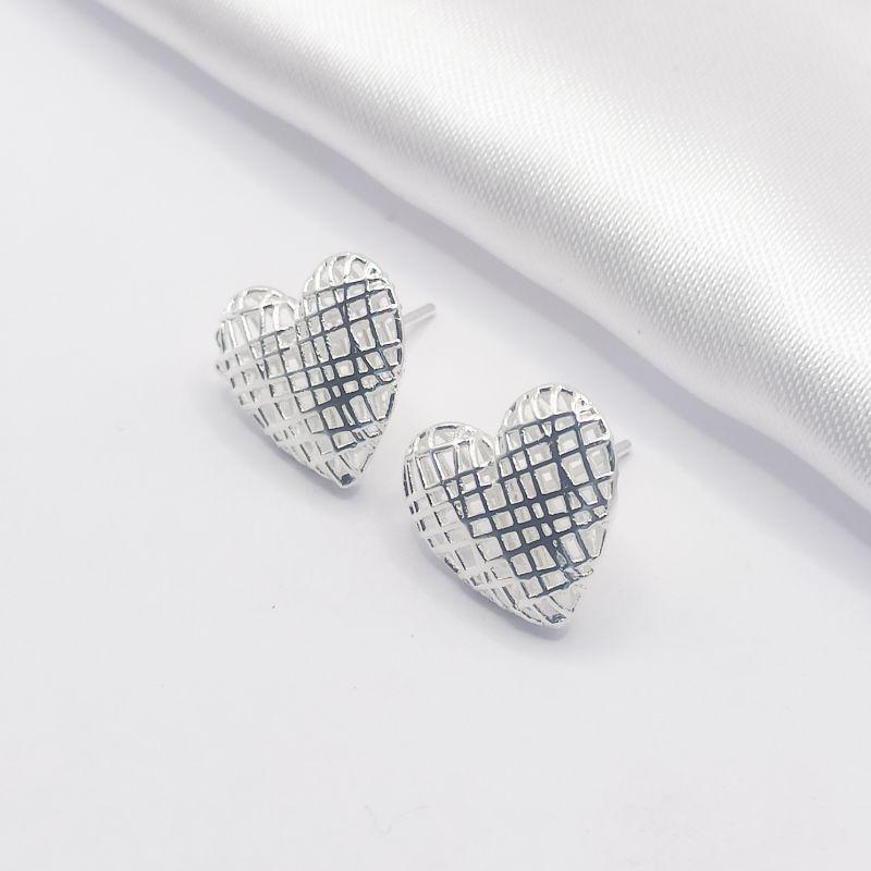 BRINCO PRATA CORAÇÃO RENDADO