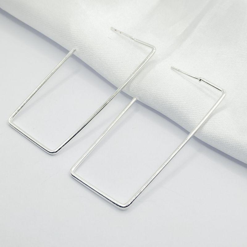 BRINCO PRATA FORMATO RETANGULAR EM FIO