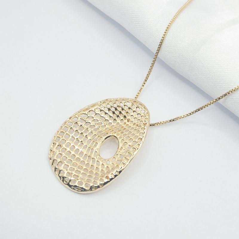 GARGANTILHA DOURADA ORGÂNICA REDE ABERTURA CENTRAL 45 CM