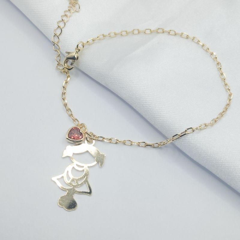 PULSEIRA DOURADA TIJOLINHO COM PINGENTE MENINA LISO VAZADO E CORAÇÃO DE PEDRA