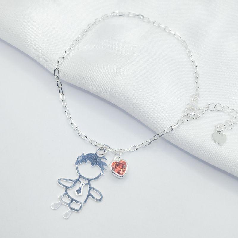 PULSEIRA PRATA TIJOLINHO COM PINGENTE MENINO LISO VAZADO E CORAÇÃO DE PEDRA