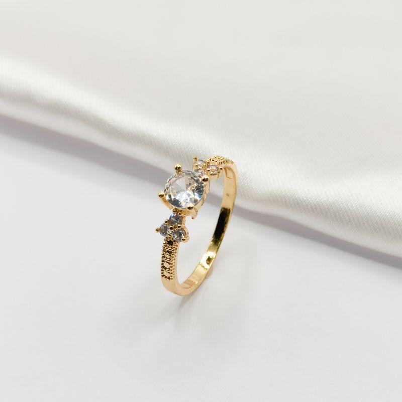 ANEL DOURADO PONTO DE LUZ E 6 ZIRCÔNIAS