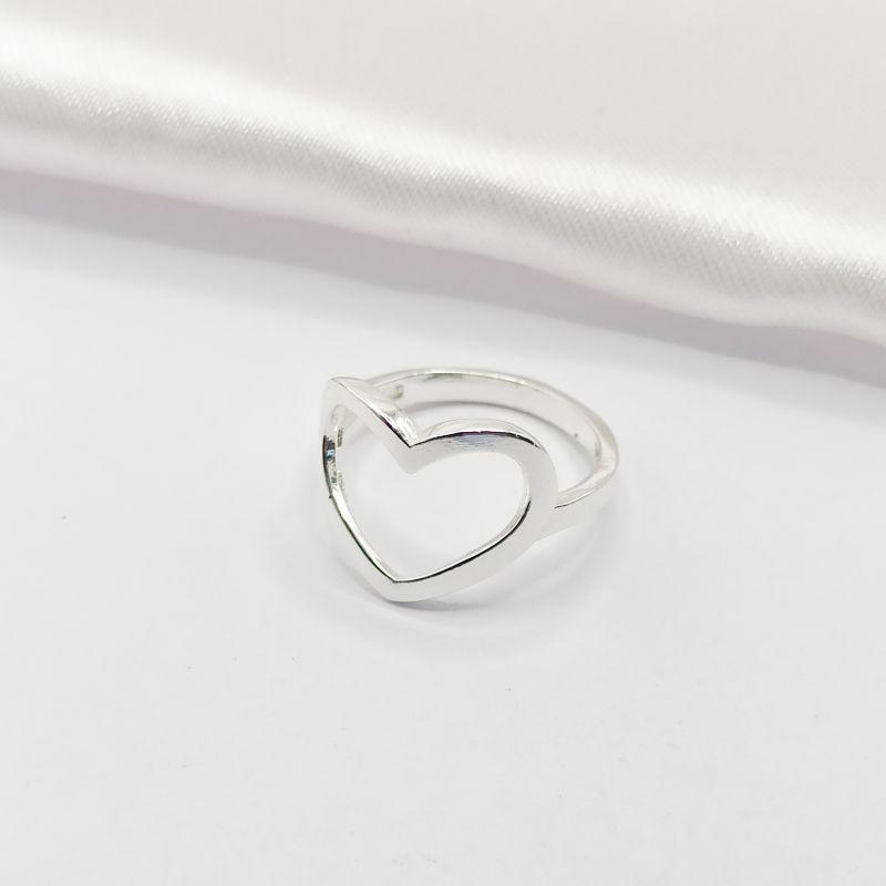 ANEL PRATA FIO CORAÇÃO VAZADO LISO