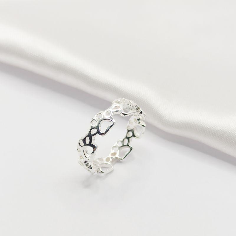 ANEL PRATA FIO PATINHAS LISO