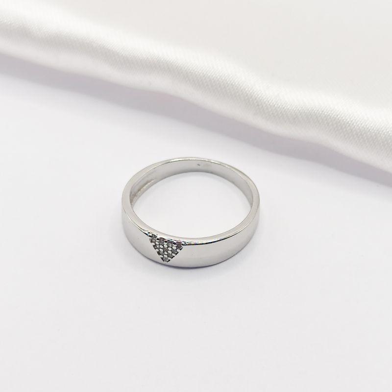 ANEL RÓDIO COM DETALHE TRIÂNGULAR CRAVEJADO