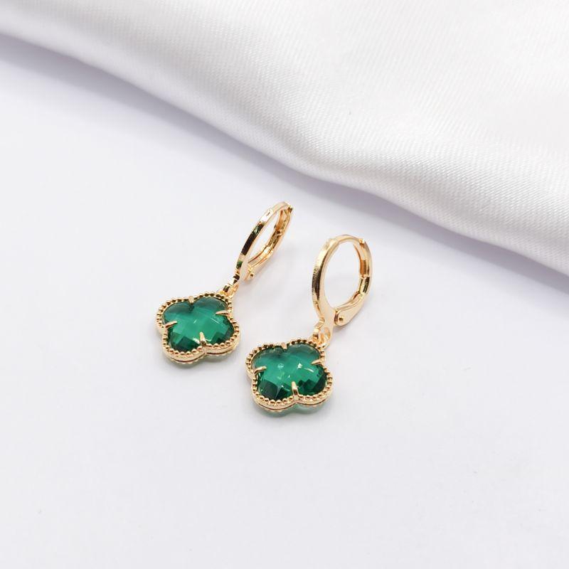 BRINCO DOURADO ARGOLINHA CLICK TREVO VAN CLEEF VERDE